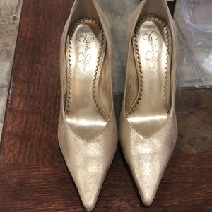 Jessica Simpson golden heels